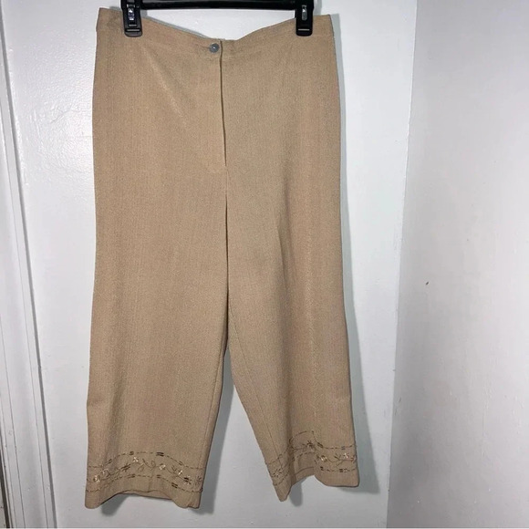 Alfred Dunner,12, beige sequent beaded elastic waist mother of pearl button crop - Picture 7 of 7